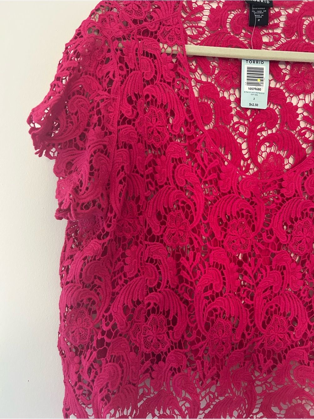 Torrid Size 2 Raspberry Lace V-Neck Top - Picture 3 of 7
